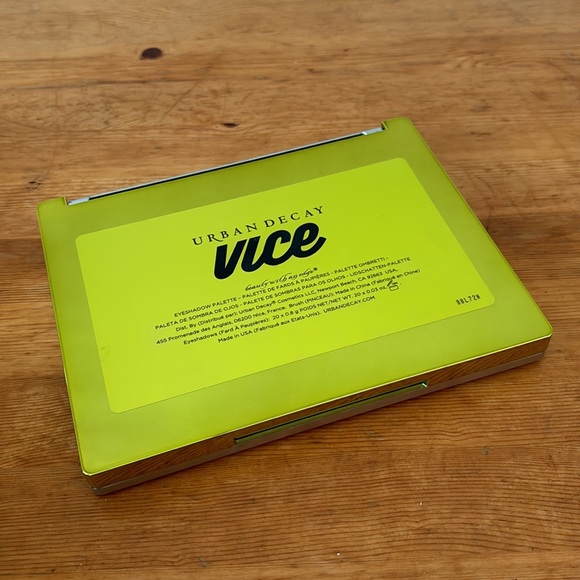 URBAN DECAY | Vice 3 eyeshadow palette - Picture 4 of 4